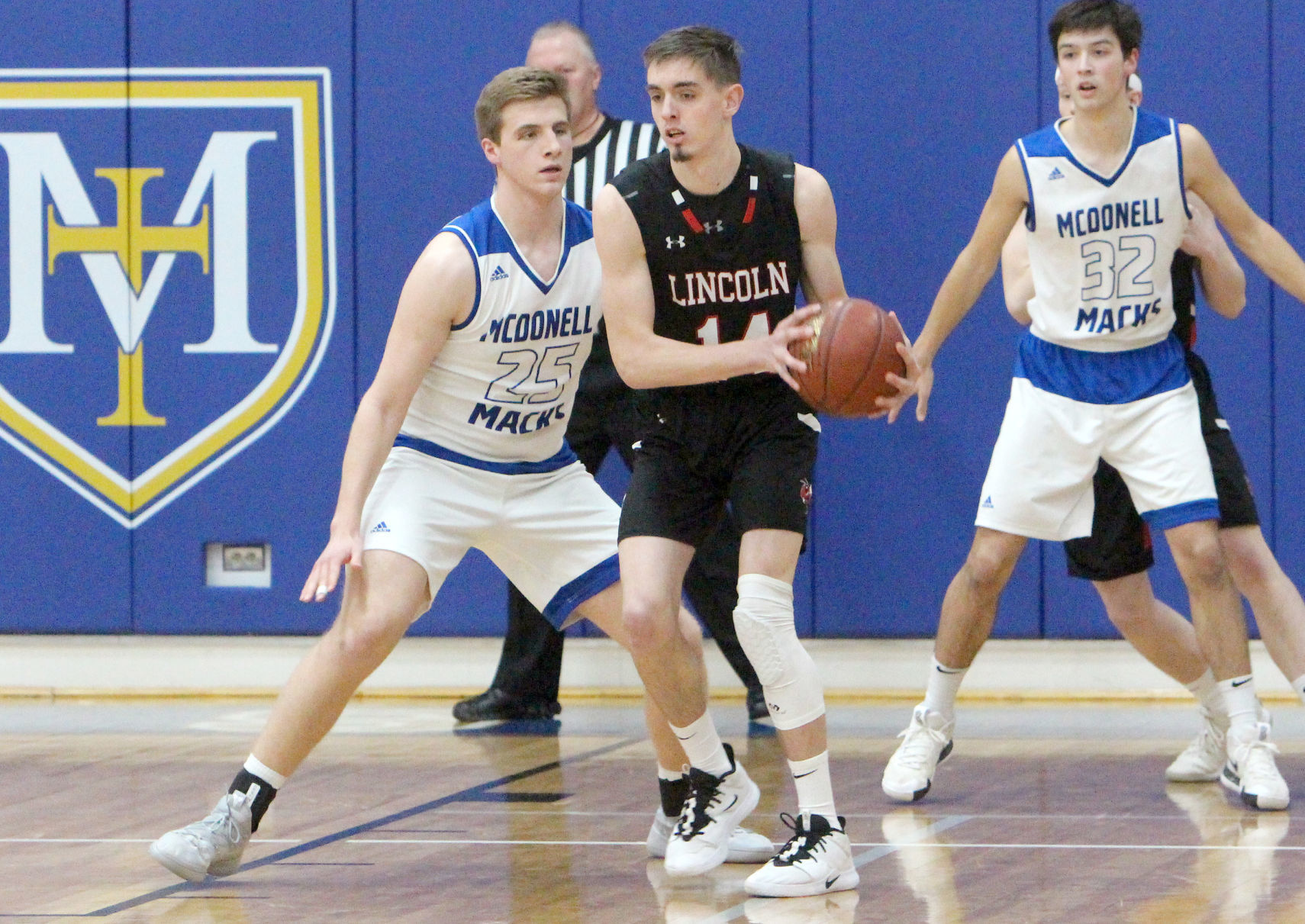 Alma Center Lincoln at McDonell boys basketball 1-18-20